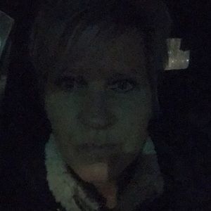 Meet your Posher, Laurie